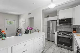 2270 S Crystal Lake Dr, Lakeland, FL 33801 - Photo 9