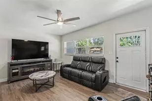 2270 S Crystal Lake Dr, Lakeland, FL 33801 - Photo 7