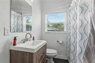 2270 S Crystal Lake Dr, Lakeland, FL 33801 - Photo 23