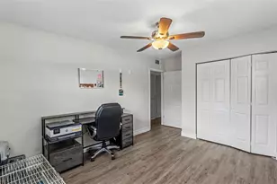 2270 S Crystal Lake Dr, Lakeland, FL 33801 - Photo 21