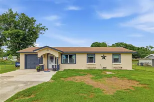 421 Waterview Dr, Polk City, FL 33868 - Photo 1