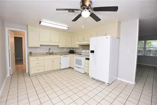 1424 Phyllis St, Lakeland, FL 33803 - Photo 3