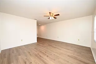 613 Robin Rd, Lakeland, FL 33803 - Photo 3