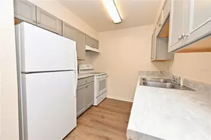 613 Robin Rd, Lakeland, FL 33803 - Photo 9