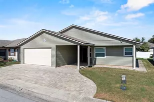 1957 Prairie Dunes Cir N, Lakeland, FL 33810 - Photo 1
