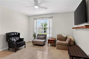 4981 Foxglove Cir, Lakeland, FL 33811 - Photo 9