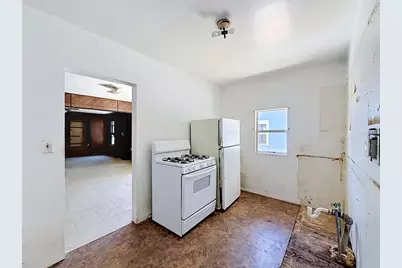 2436 10th Street S, Saint Petersburg, FL 33705 - Photo 27