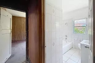 2436 10th St S, Saint Petersburg, FL 33705 - Photo 21