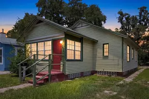 2436 10th St S, Saint Petersburg, FL 33705 - Photo 1