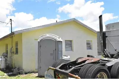 907 Pine Street, Immokalee, FL 34142 - Photo 25
