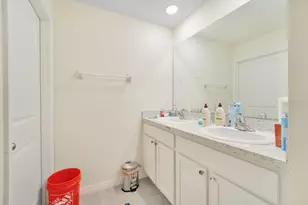 35704 Doveland Dr, Zephyrhills, FL 33541 - Photo 21