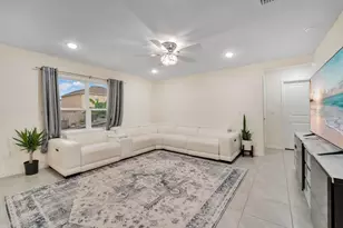 35704 Doveland Dr, Zephyrhills, FL 33541 - Photo 11