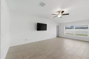 35029 Brackett Bnd, Zephyrhills, FL 33541 - Photo 17