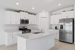 35029 Brackett Bnd, Zephyrhills, FL 33541 - Photo 19