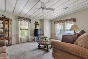 4959 Colonnades Cir W, Lakeland, FL 33811 - Photo 9