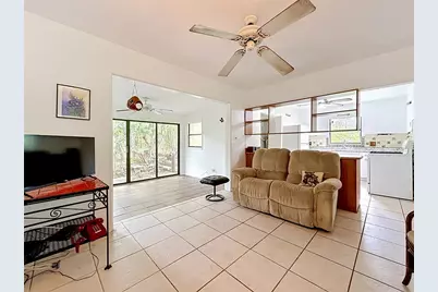 6330 Emerson Avenue S, Saint Petersburg, FL 33707 - Photo 9