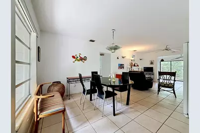 6330 Emerson Avenue S, Saint Petersburg, FL 33707 - Photo 5