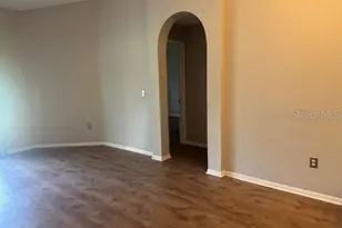 515 Scarlet Maple Ct, Plant City, FL 33563 - Photo 5