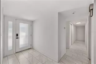 528 S Larry Cir, Brandon, FL 33511 - Photo 5