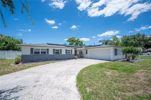 528 S Larry Cir, Brandon, FL 33511 - Photo 3