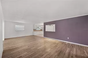 528 S Larry Cir, Brandon, FL 33511 - Photo 7