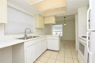 1019 Buccaneer Dr, Lakeland, FL 33801 - Photo 5