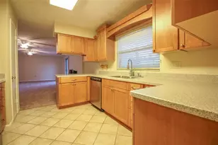 2014 Charnes Dr, Lakeland, FL 33813 - Photo 9