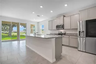 3504 Crescent Peak Wy, Plant City, FL 33565 - Photo 5