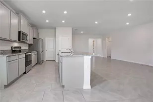 3504 Crescent Peak Wy, Plant City, FL 33565 - Photo 11