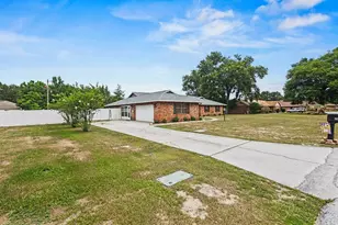 2018 High Glen Ct N, Lakeland, FL 33813 - Photo 3