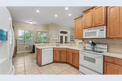 7229 Remington Oaks Court, Lakeland, FL 33810 - Photo 15