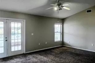 2697 Hickory Ridge Dr, Lakeland, FL 33813 - Photo 3