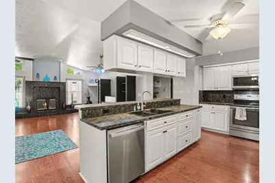 2124 Velvet Way, Lakeland, FL 33811 - Photo 9