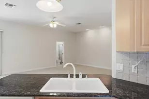 5646 Hillview Ct, Lakeland, FL 33810 - Photo 11