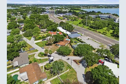1303 NE Stately Oaks Drive NW, Winter Haven, FL 33881 - Photo 11