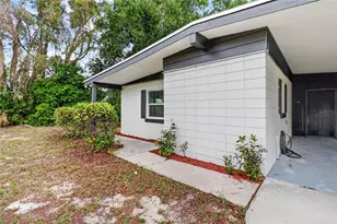1303 NE Stately Oaks Dr NW, Winter Haven, FL 33881 - Photo 3