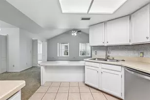 6540 Foxmoor Dr, Zephyrhills, FL 33542 - Photo 21