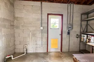 205 E Jersey Ave, Brandon, FL 33510 - Photo 39