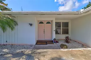 54 Lake Link Cir SE, Winter Haven, FL 33884 - Photo 5