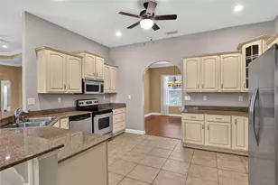 5704 Lake Victoria Dr, Lakeland, FL 33813 - Photo 3