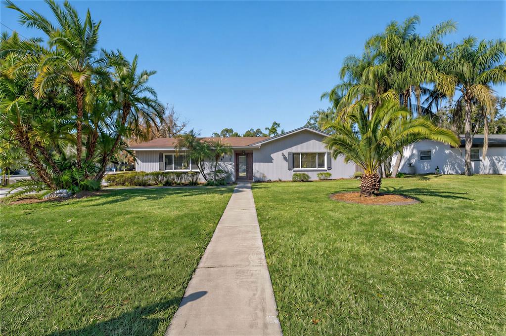 1231 Newport Ave - 1231 Newport Ave, Lakeland, FL 33801 Luxury Property | Jose Angel Pina
