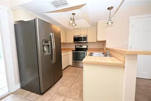 349 E Market Square, Lakeland, FL 33813 - Photo 3