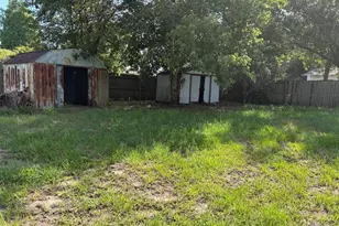 110 Valencia St, Winter Haven, FL 33880 - Photo 15