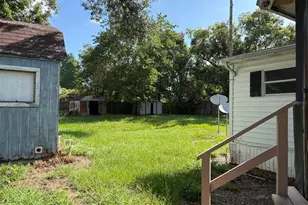 110 Valencia St, Winter Haven, FL 33880 - Photo 11