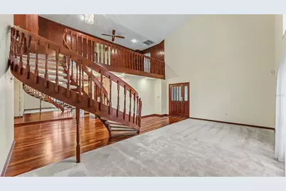633 Victoria Square Lane, Lakeland, FL 33813 - Photo 3