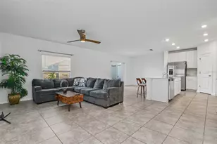 1906 Niagra Dr, Davenport, FL 33837 - Photo 7
