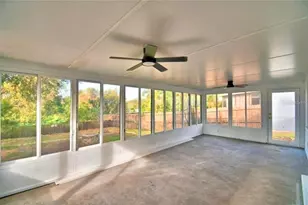 7504 Willow Wisp Dr E, Lakeland, FL 33810 - Photo 19