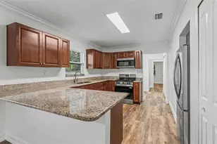 1821 W Chase St, Lakeland, FL 33815 - Photo 9
