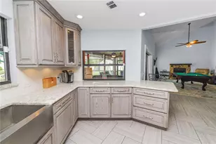 1224 Rainbrook Cir, Valrico, FL 33596 - Photo 9