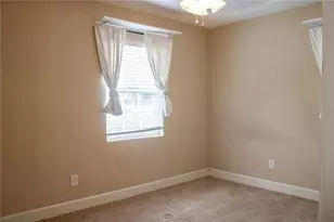 3142 Henderson Cir W, Lakeland, FL 33803 - Photo 13